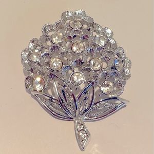 Sarah Coventry Vintage brooch